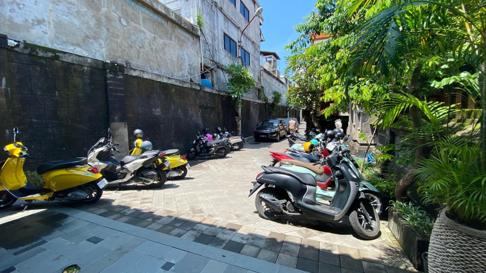 Sandat Hotel Legian Екстер'єр фото
